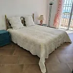 Semesterbostad Rocmar Charming With Sea View
