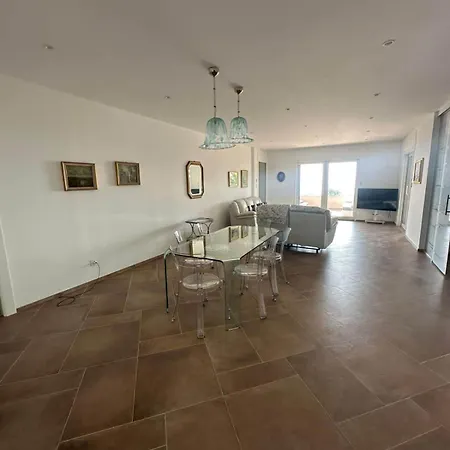 Rocmar Charming With Sea View Ferienhaus *